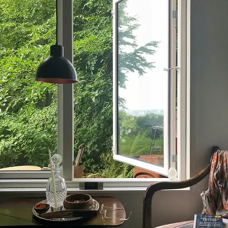 بيت للعطل House With A View And Direct Access To